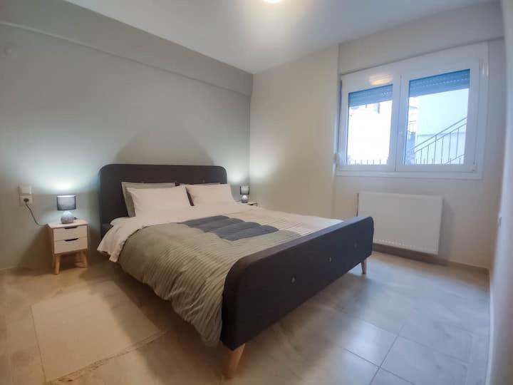 Cozy Modern Apartment Янина Экстерьер фото